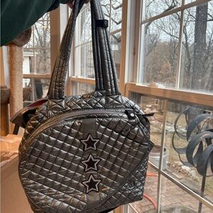 Oliver thomas quilted kitchen sink tennis tote with detachable strap